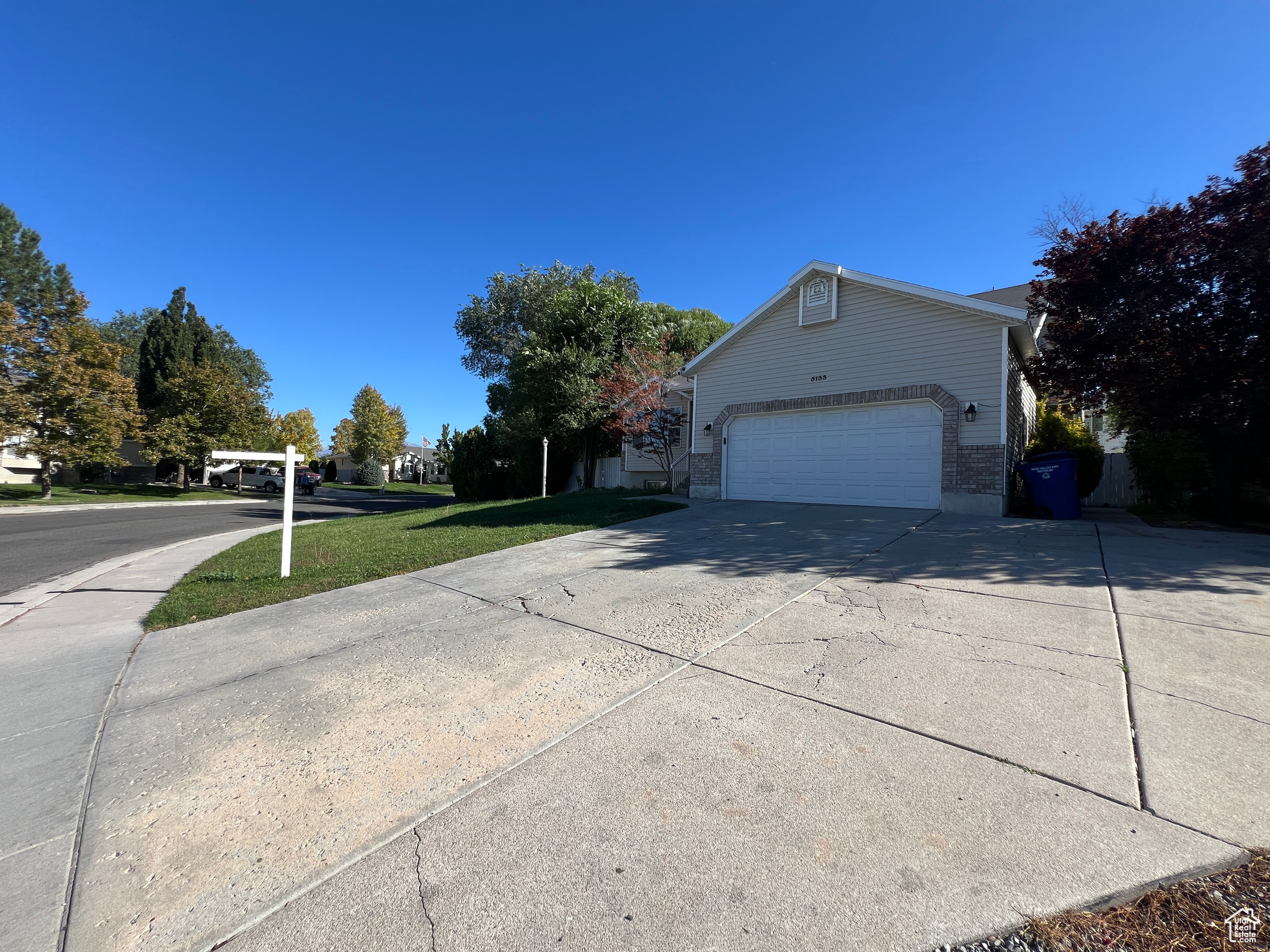 AMERWOOD VILLAGE - Residential