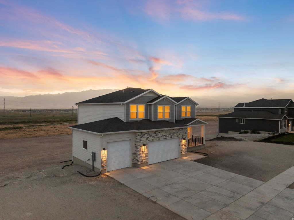 Photo of 2821 N SCARLET ROAD RD #149, Eagle Mountain, UT 84005 (MLS # 2169504)