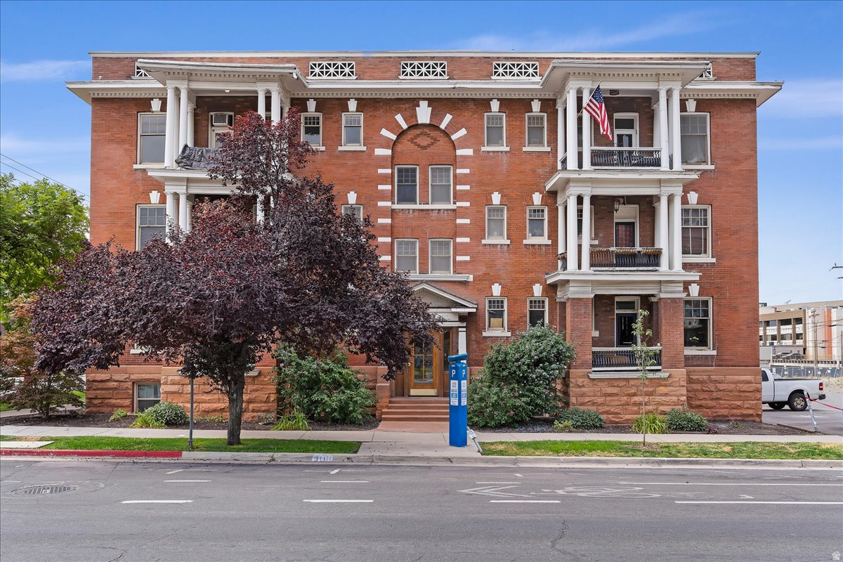 SAMPSON ALTADENA CON - Residential