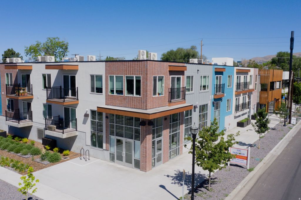 Photo of 1326 S 500 E, Salt Lake City, UT 84105 (MLS # 2163852)