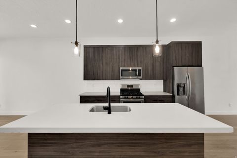 Tiny photo for 14383 S CHAMP CV, Draper, UT 84020 (MLS # 2136698)