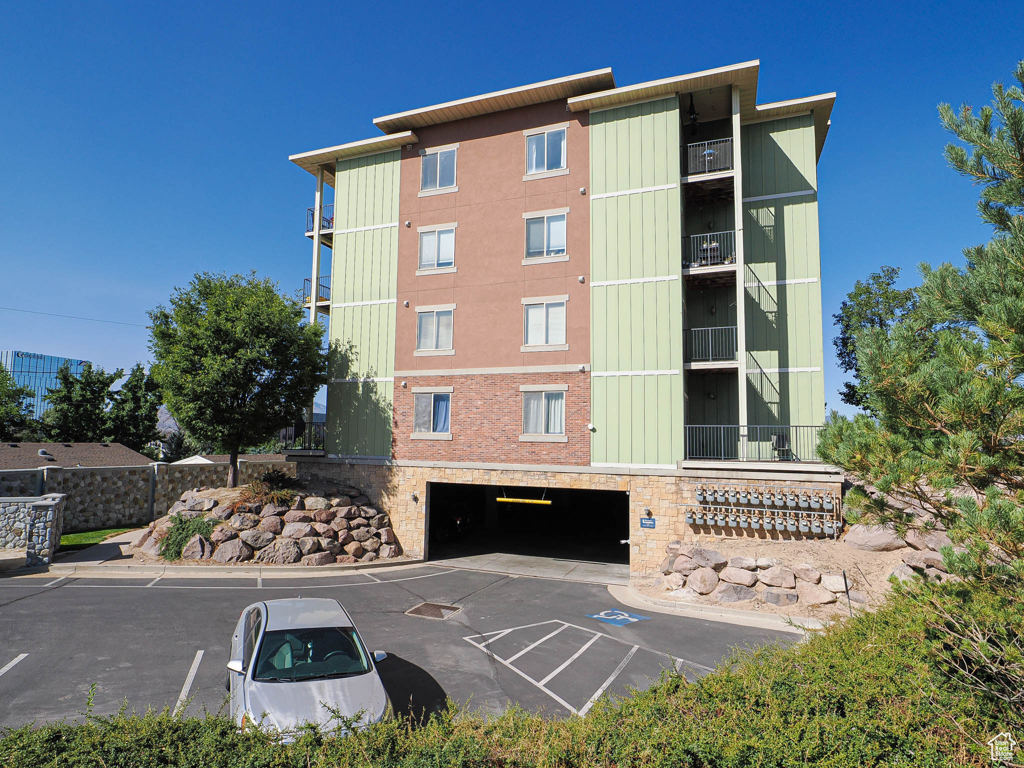 ALBION VILLAGE - Residential