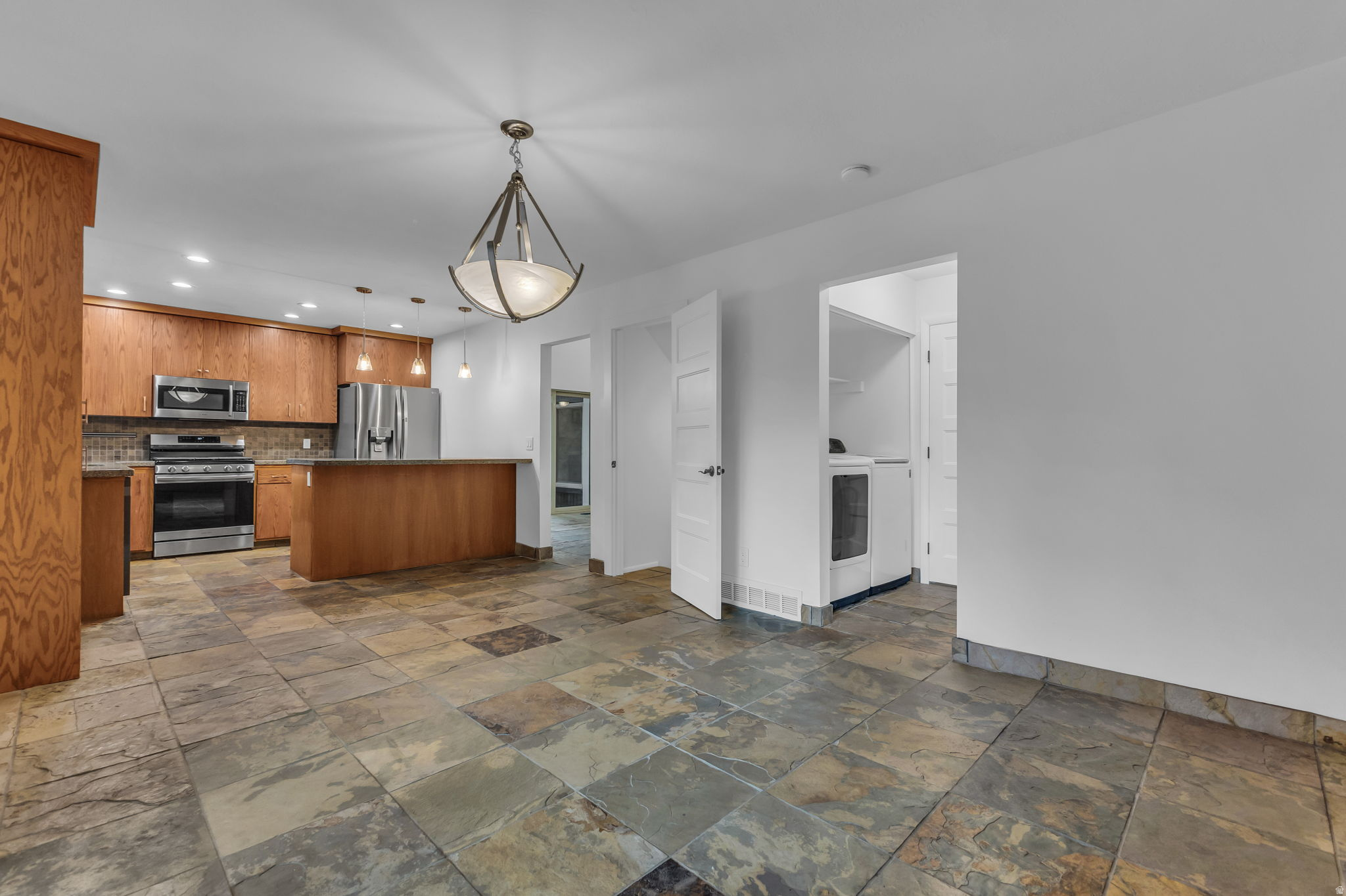 MAJESTIC CAN - Residential