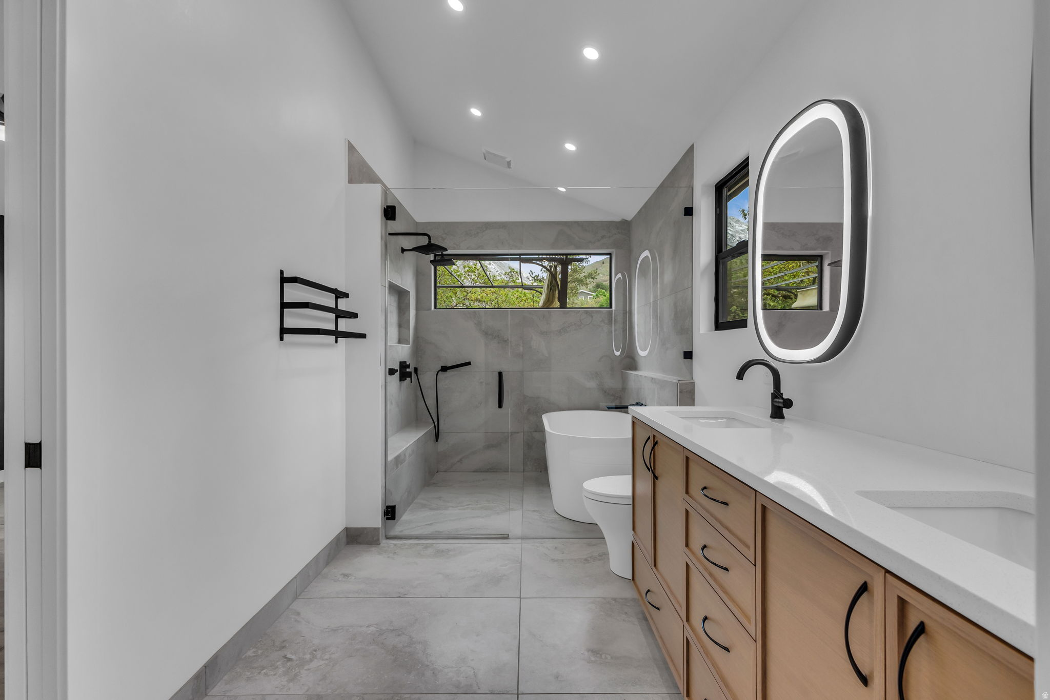 MAJESTIC CAN - Residential