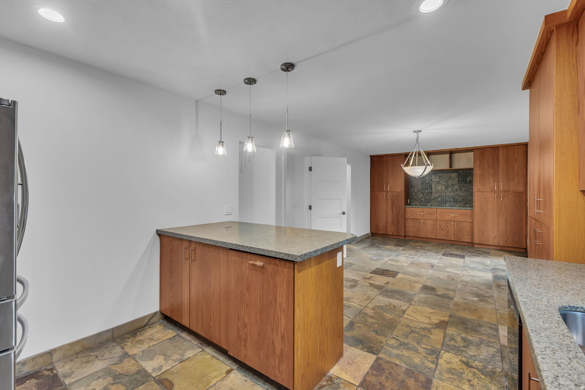 MAJESTIC CAN - Residential