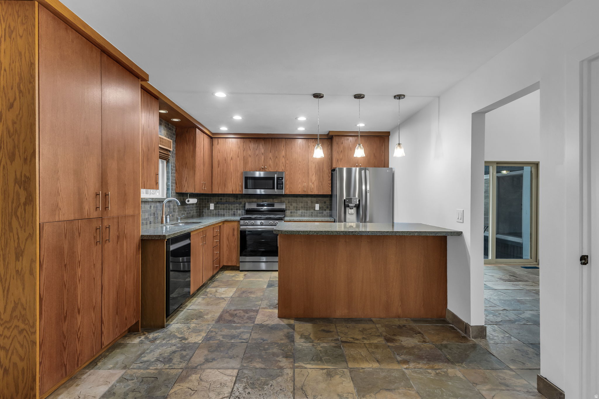 MAJESTIC CAN - Residential
