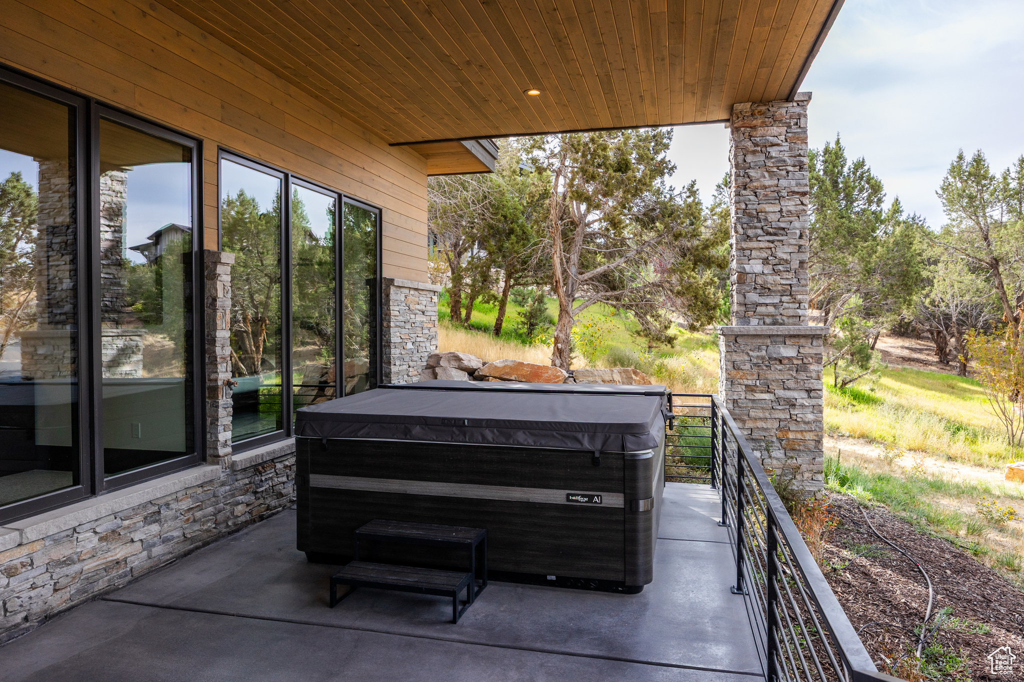 RED LEDGES - Residential