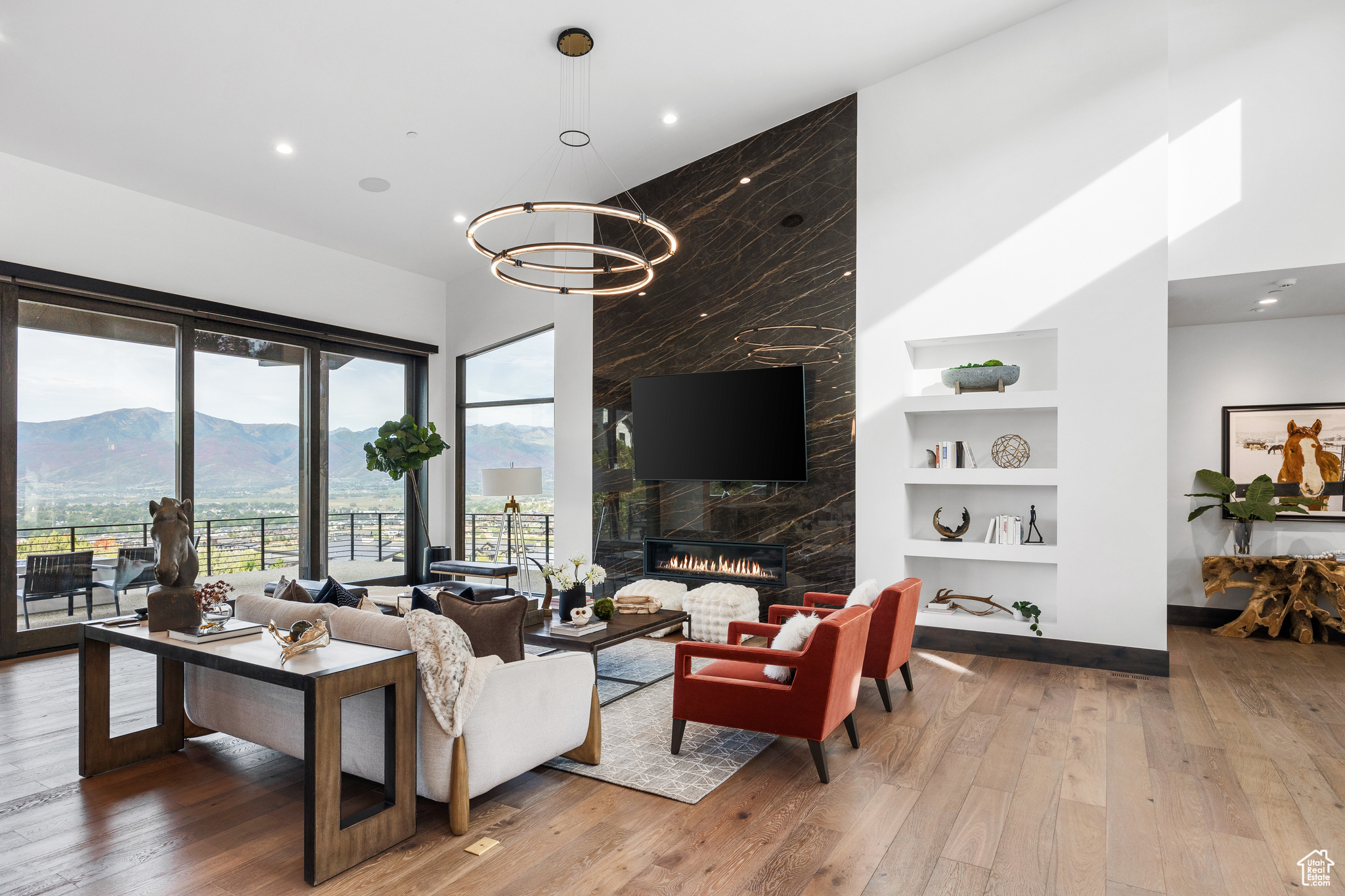 RED LEDGES - Residential
