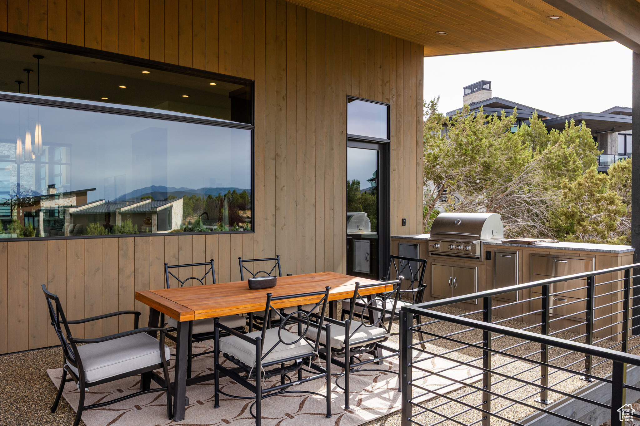RED LEDGES - Residential