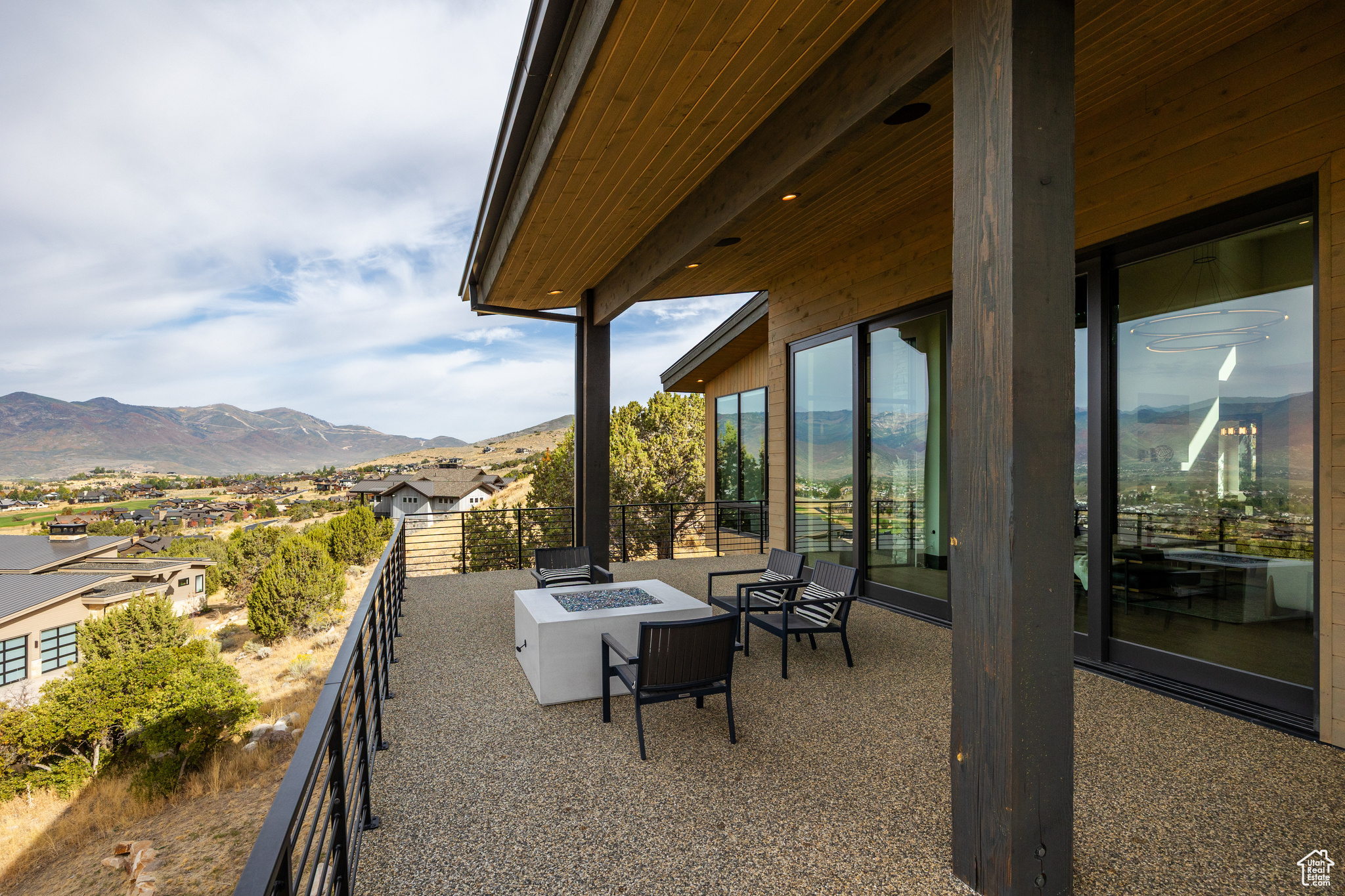 RED LEDGES - Residential