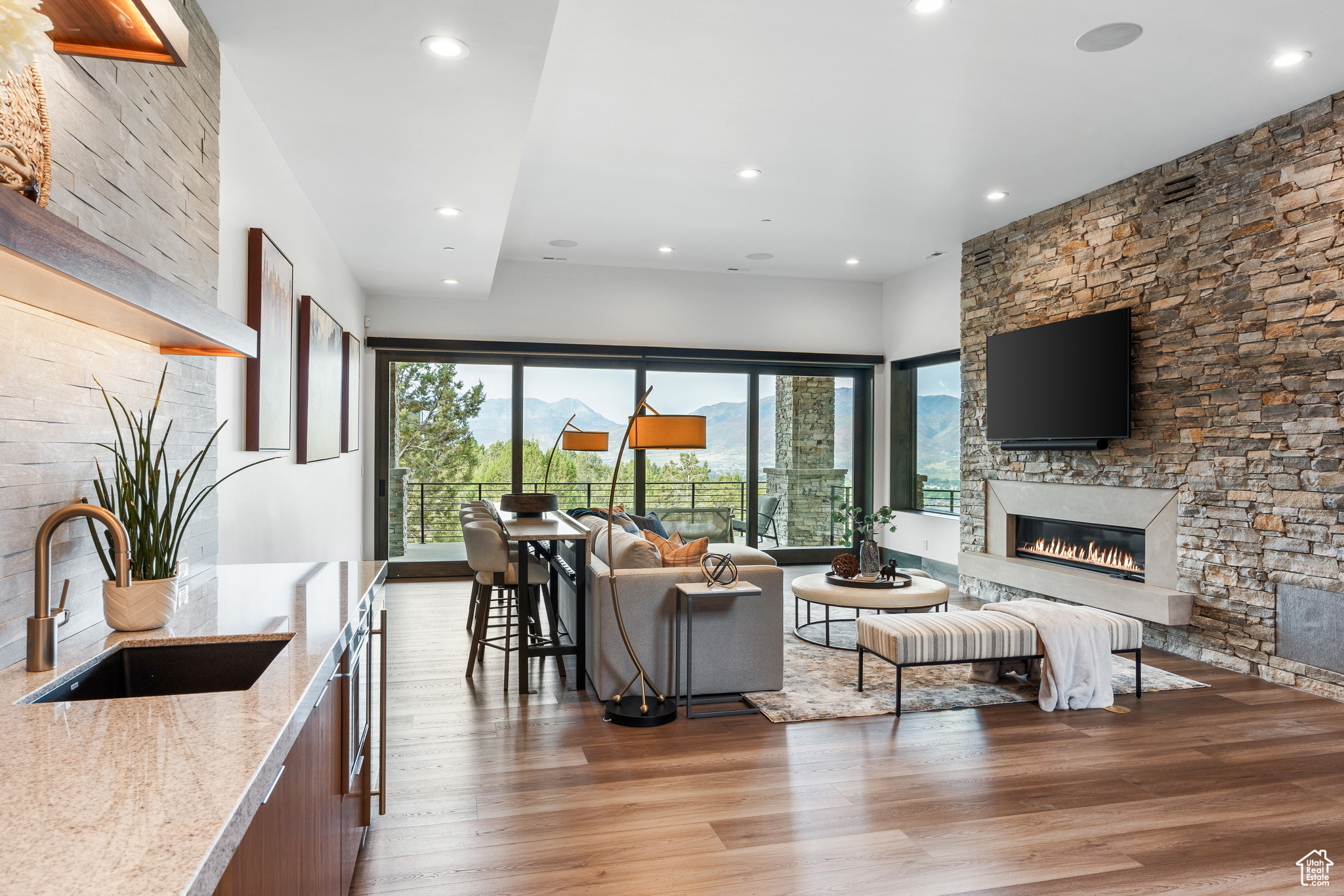 RED LEDGES - Residential