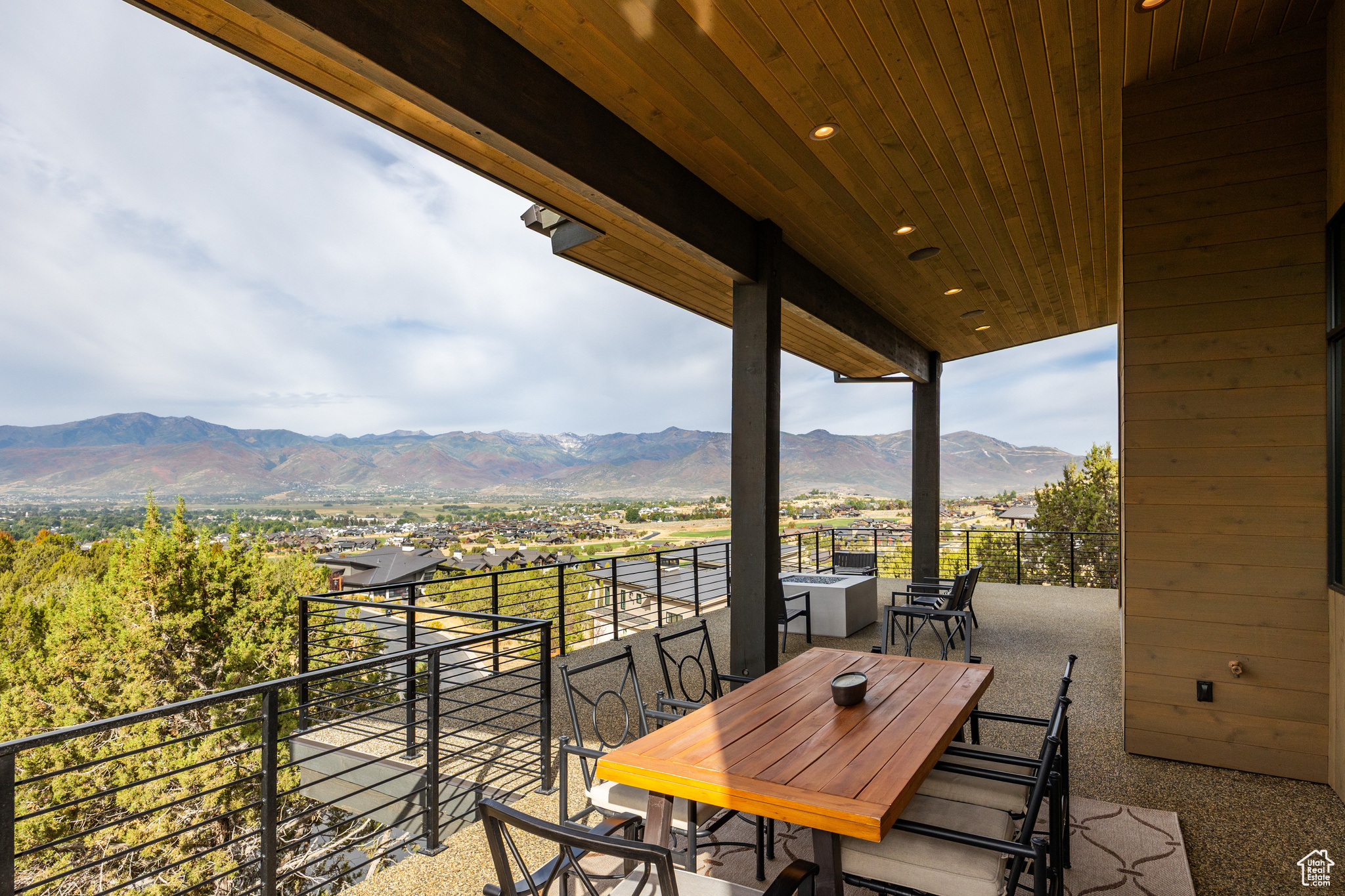 RED LEDGES - Residential