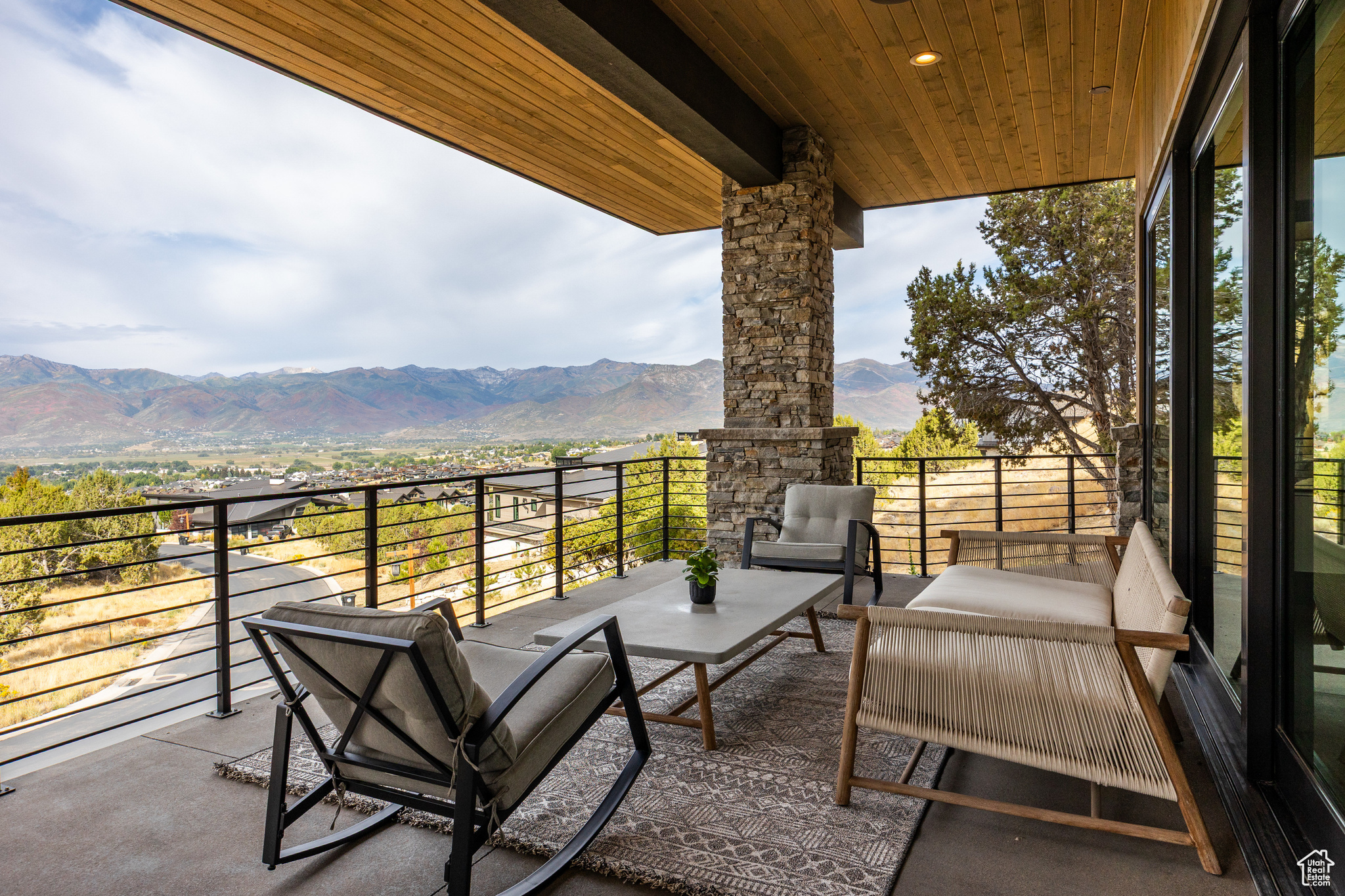 RED LEDGES - Residential
