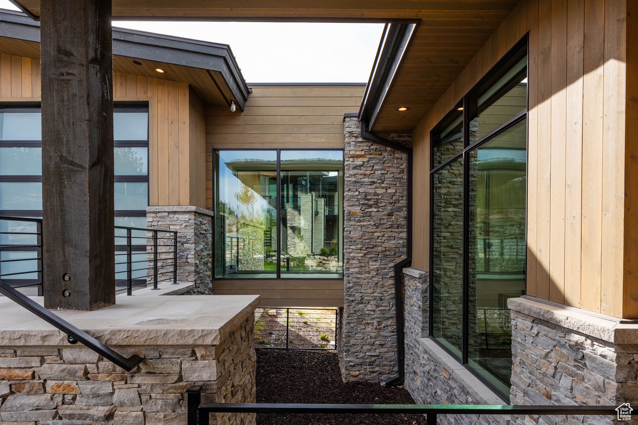 RED LEDGES - Residential