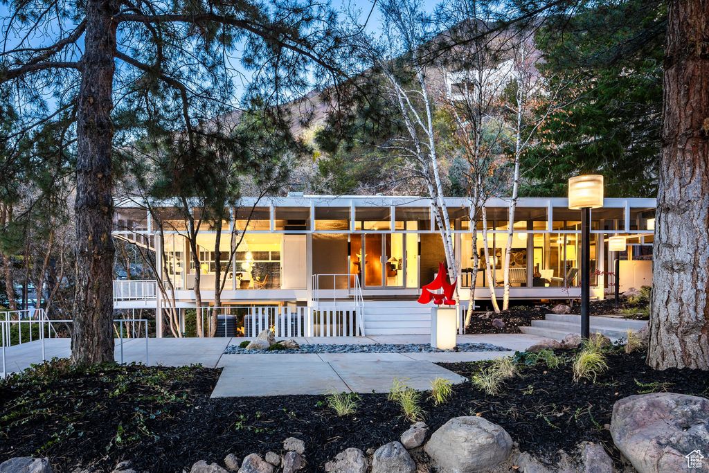 Photo of 4345 S ZARAHEMLA DR, Salt Lake City, UT 84124 (MLS # 2051365)