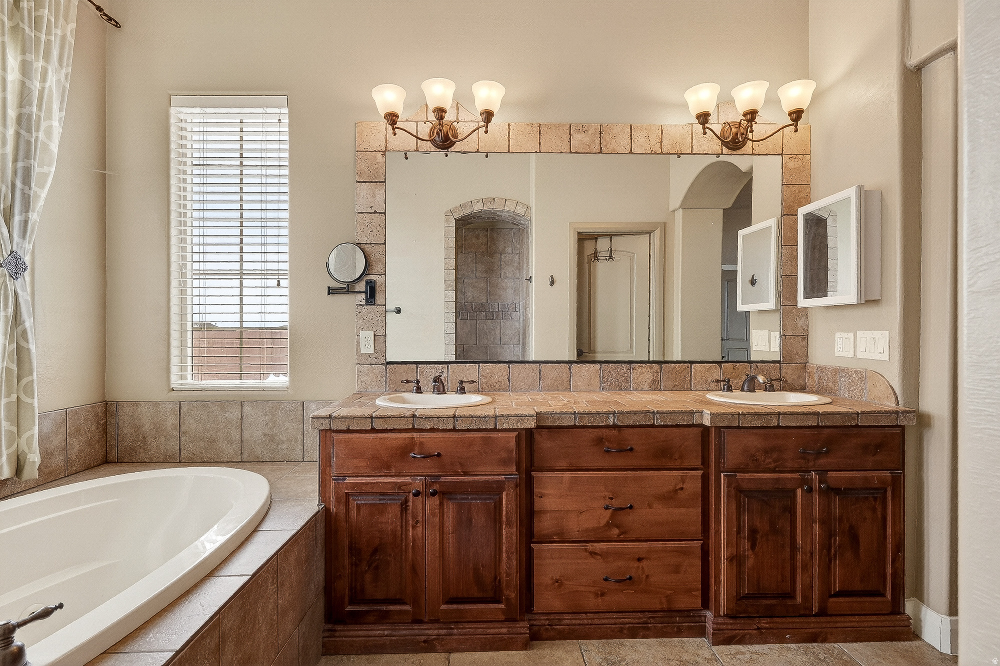 ASHDOWN FOREST - Residential