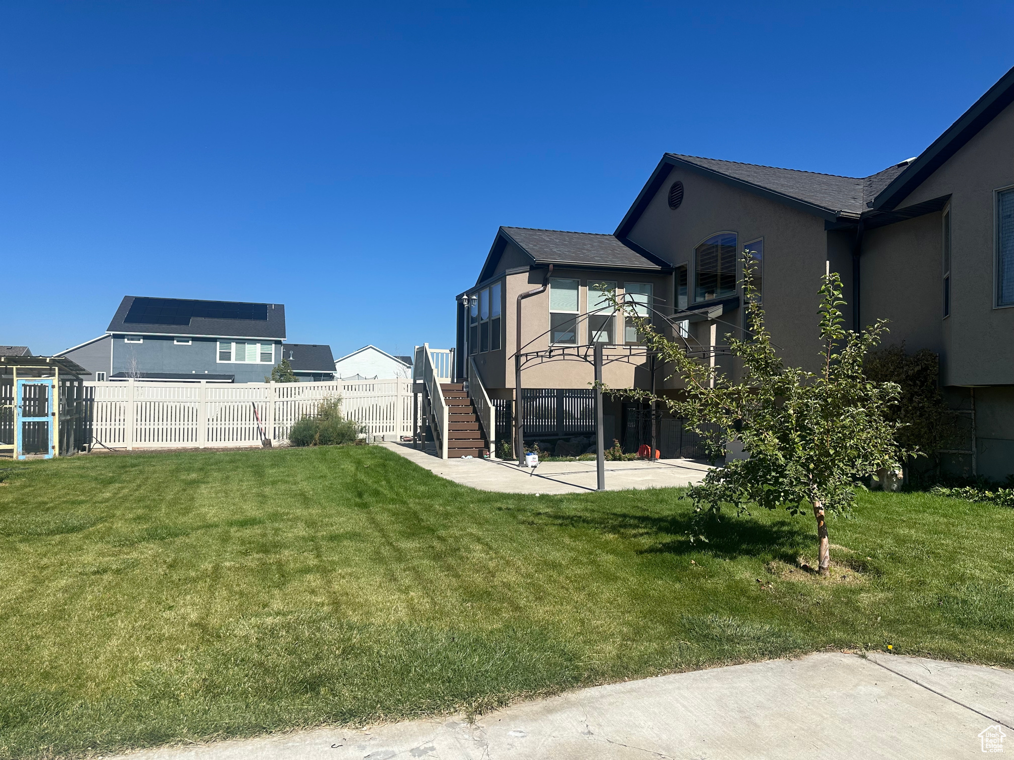 BRIDGEWAY ISLAND - Residential