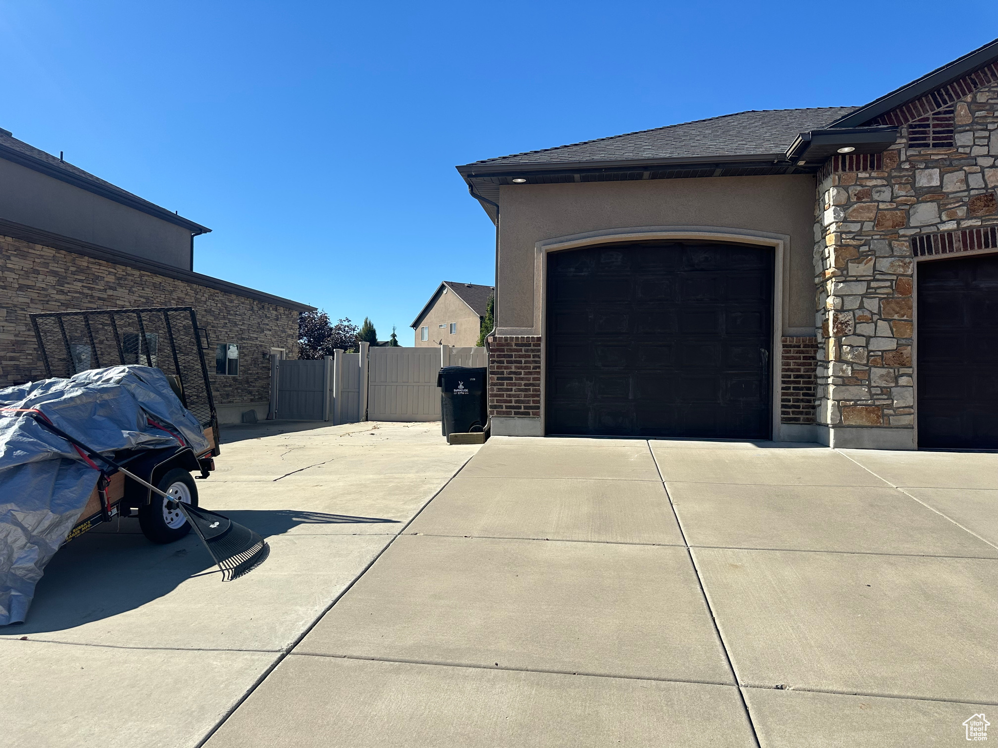 BRIDGEWAY ISLAND - Residential