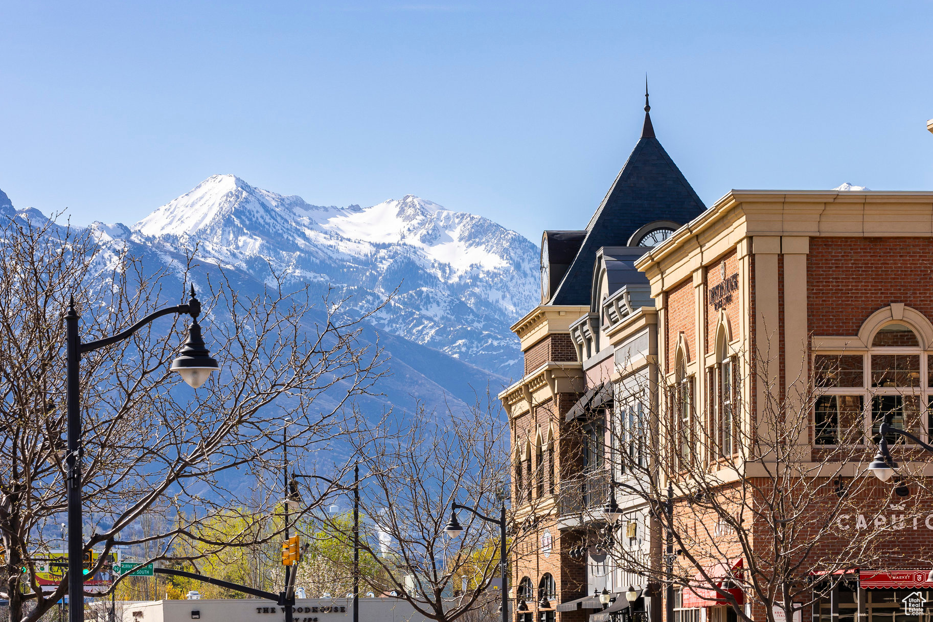 APOLLO SQUARE - Residential