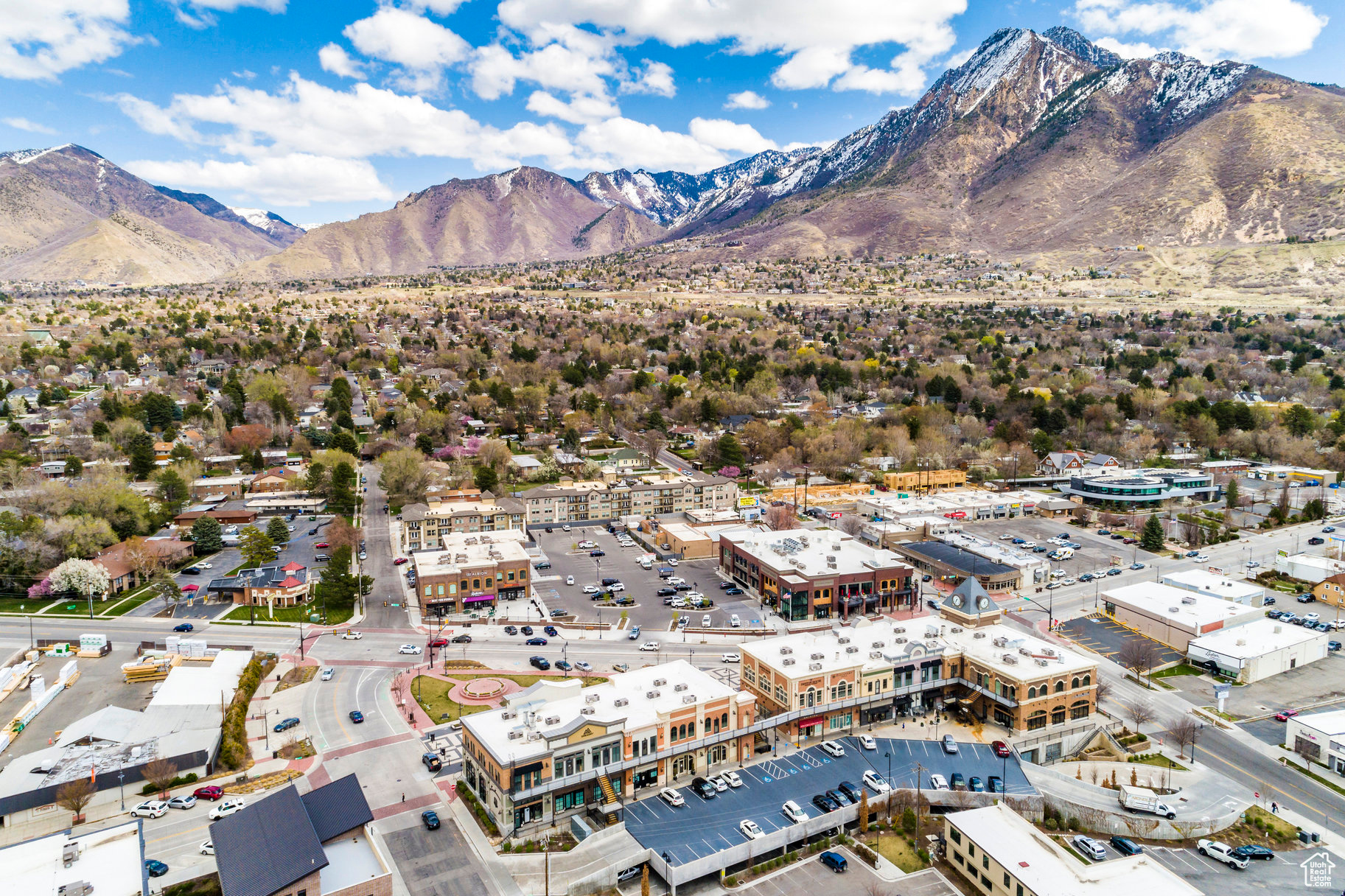 APOLLO SQUARE - Residential