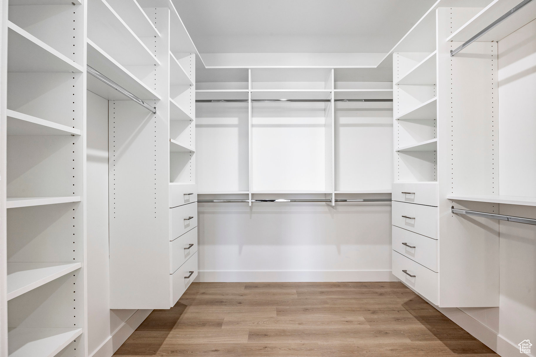 APOLLO SQUARE - Residential