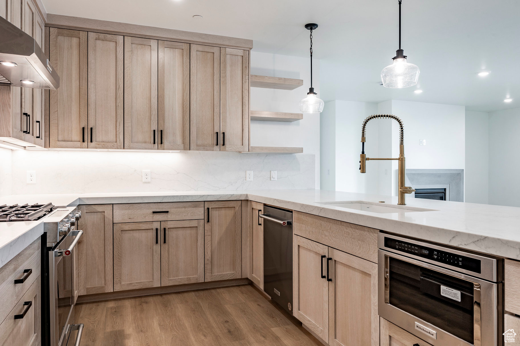 APOLLO SQUARE - Residential