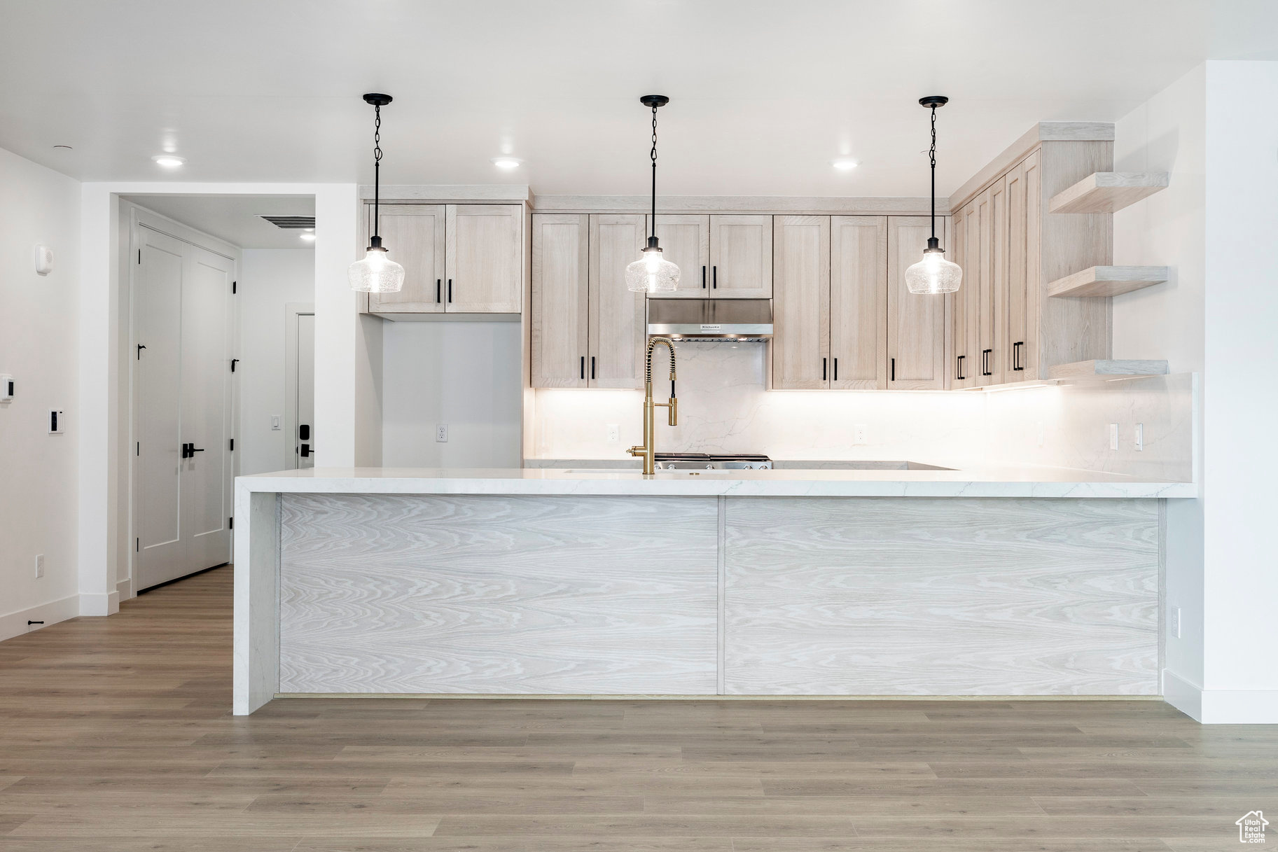 APOLLO SQUARE - Residential