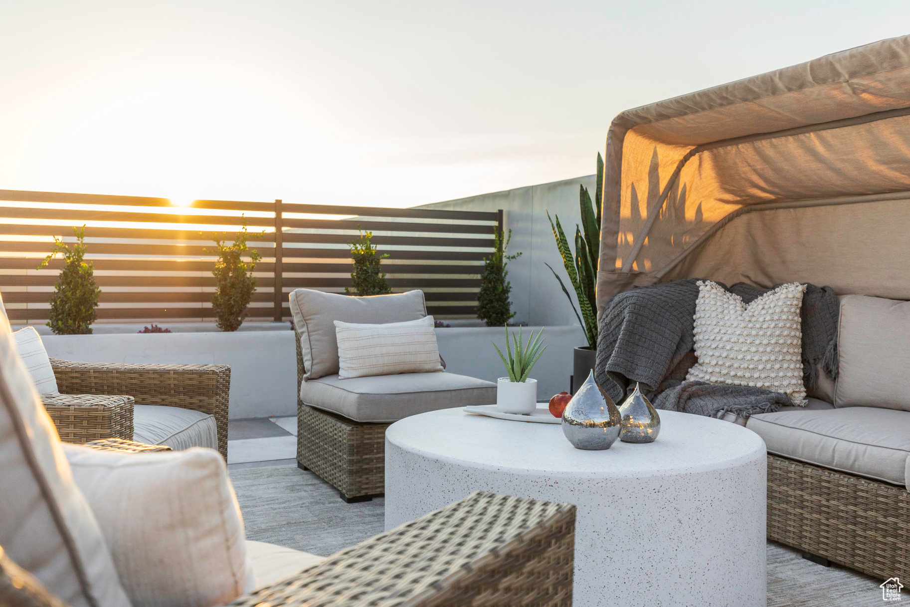 APOLLO SQUARE - Residential