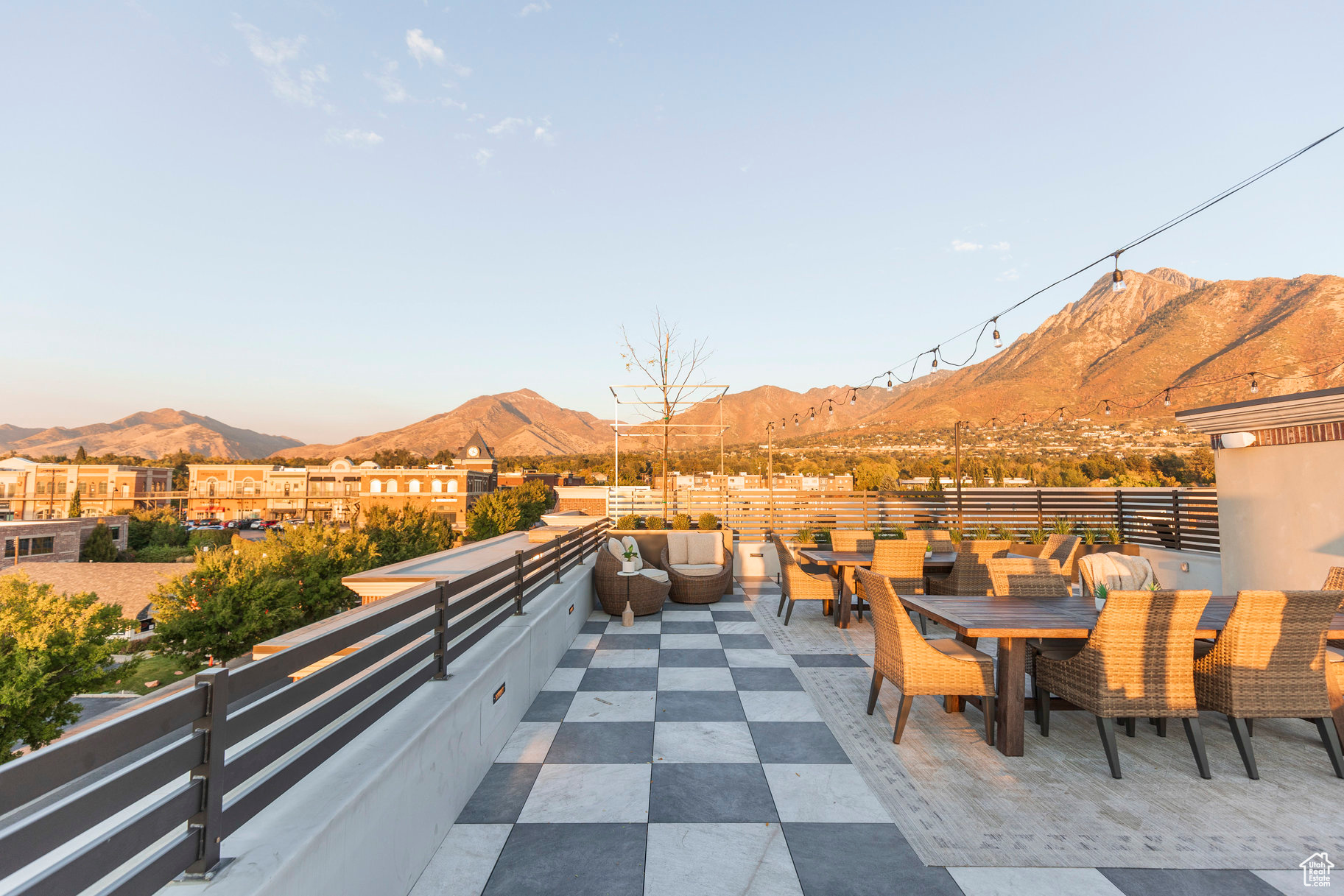 APOLLO SQUARE - Residential