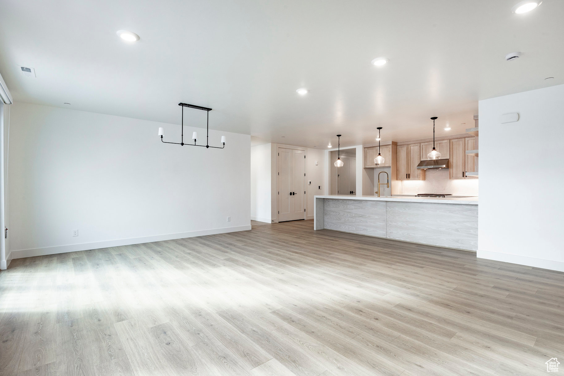 APOLLO SQUARE - Residential