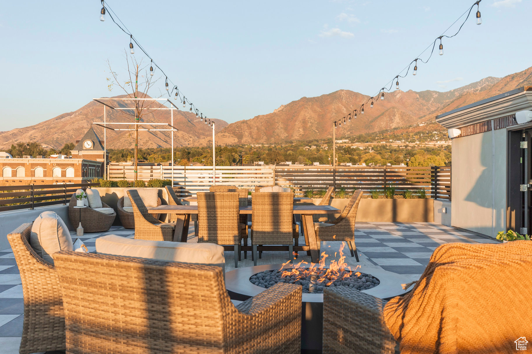 APOLLO SQUARE - Residential