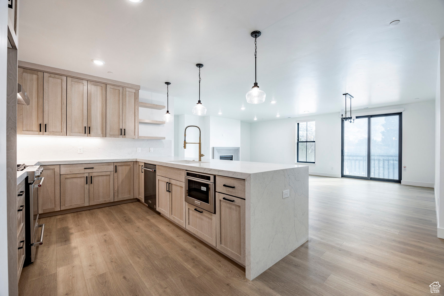 APOLLO SQUARE - Residential