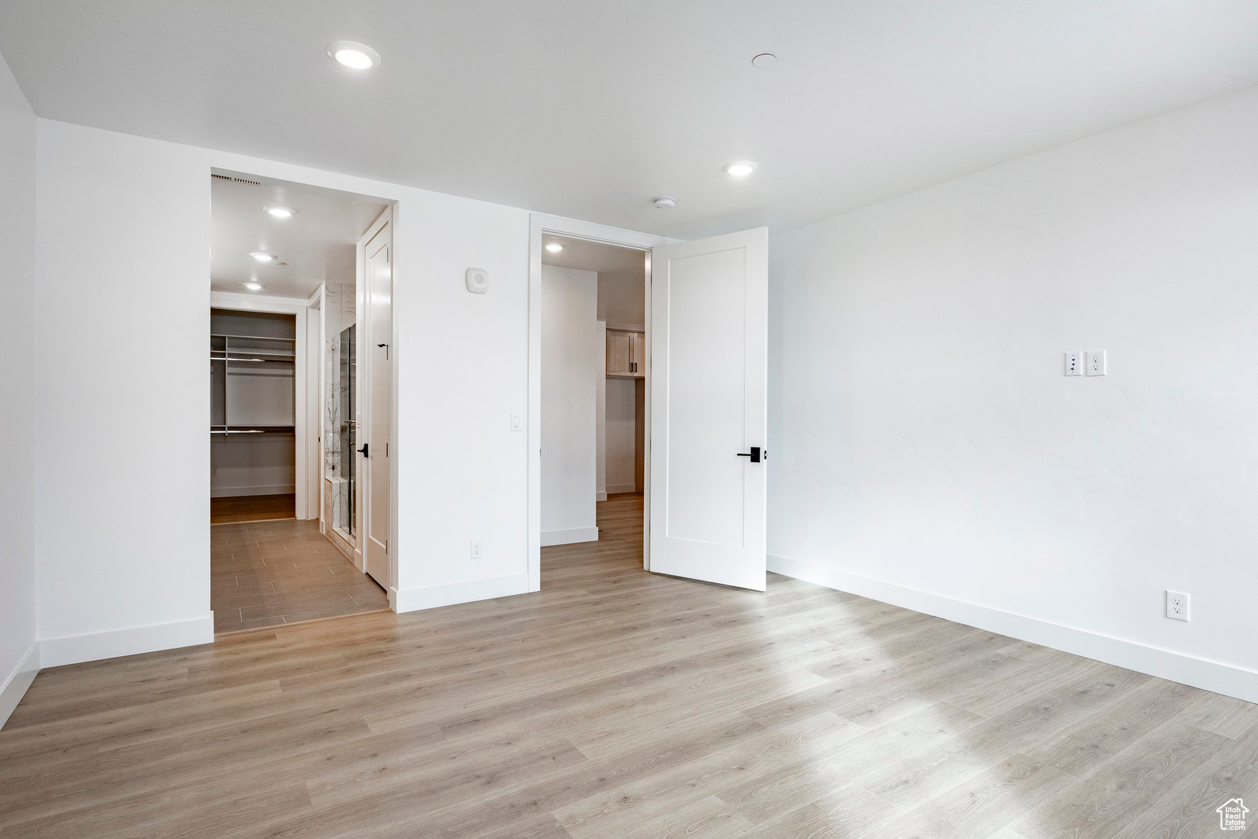 APOLLO SQUARE - Residential