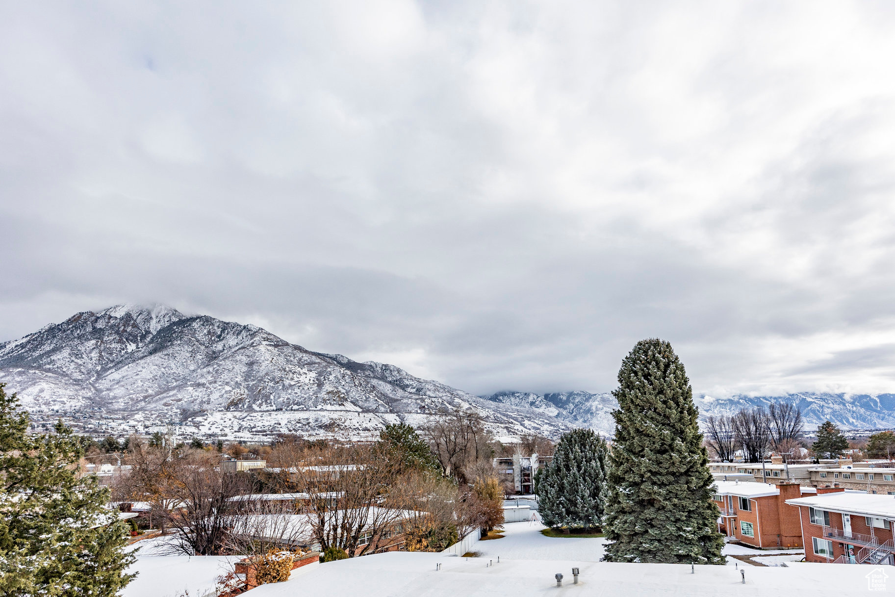 APOLLO SQUARE - Residential