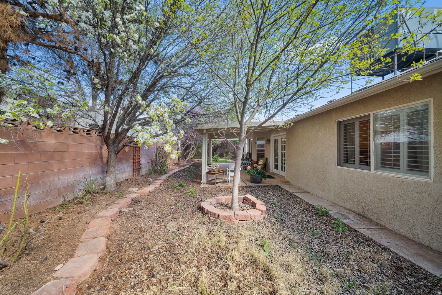 DIXIE COVE - Residential