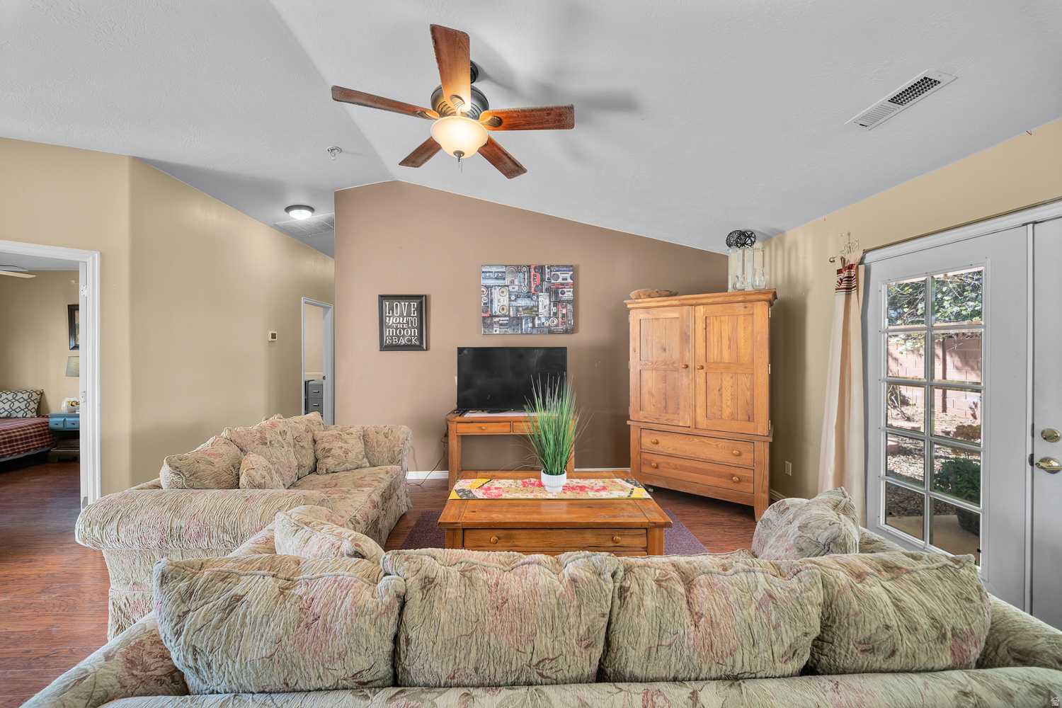 DIXIE COVE - Residential