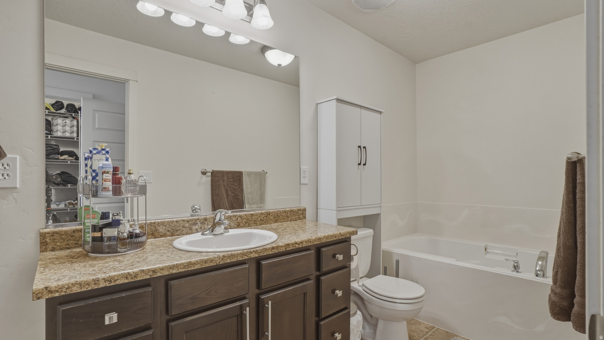 SUMMERLANE - Residential