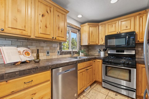 Tiny photo for 4288 W YORKSHIRE CIR, South Jordan, UT 84009 (MLS # 2184797)