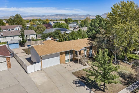 Tiny photo for 4288 W YORKSHIRE CIR, South Jordan, UT 84009 (MLS # 2184797)