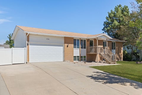 Tiny photo for 4288 W YORKSHIRE CIR, South Jordan, UT 84009 (MLS # 2184797)