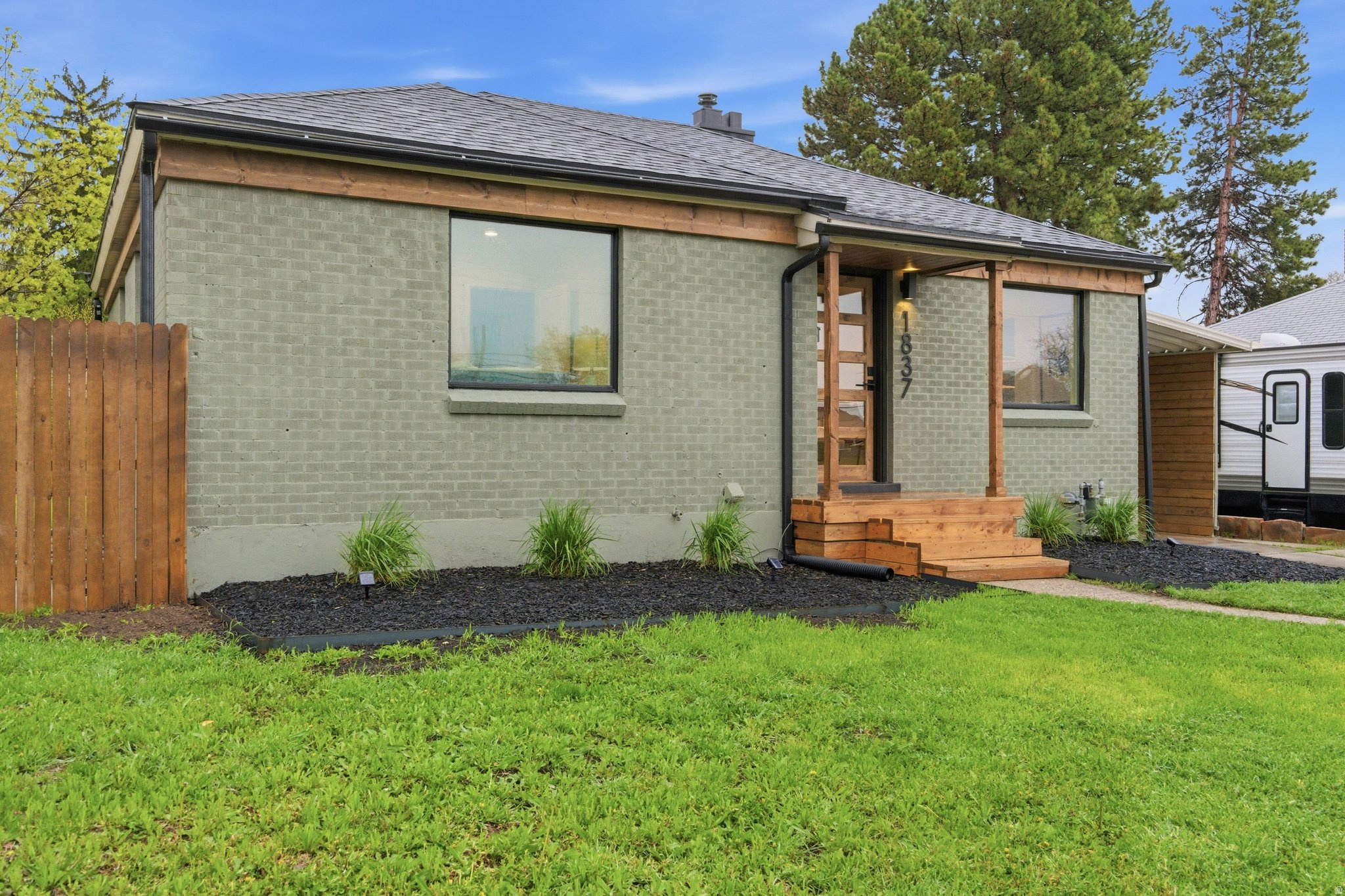 BONNEVILLE GARDEN - Residential