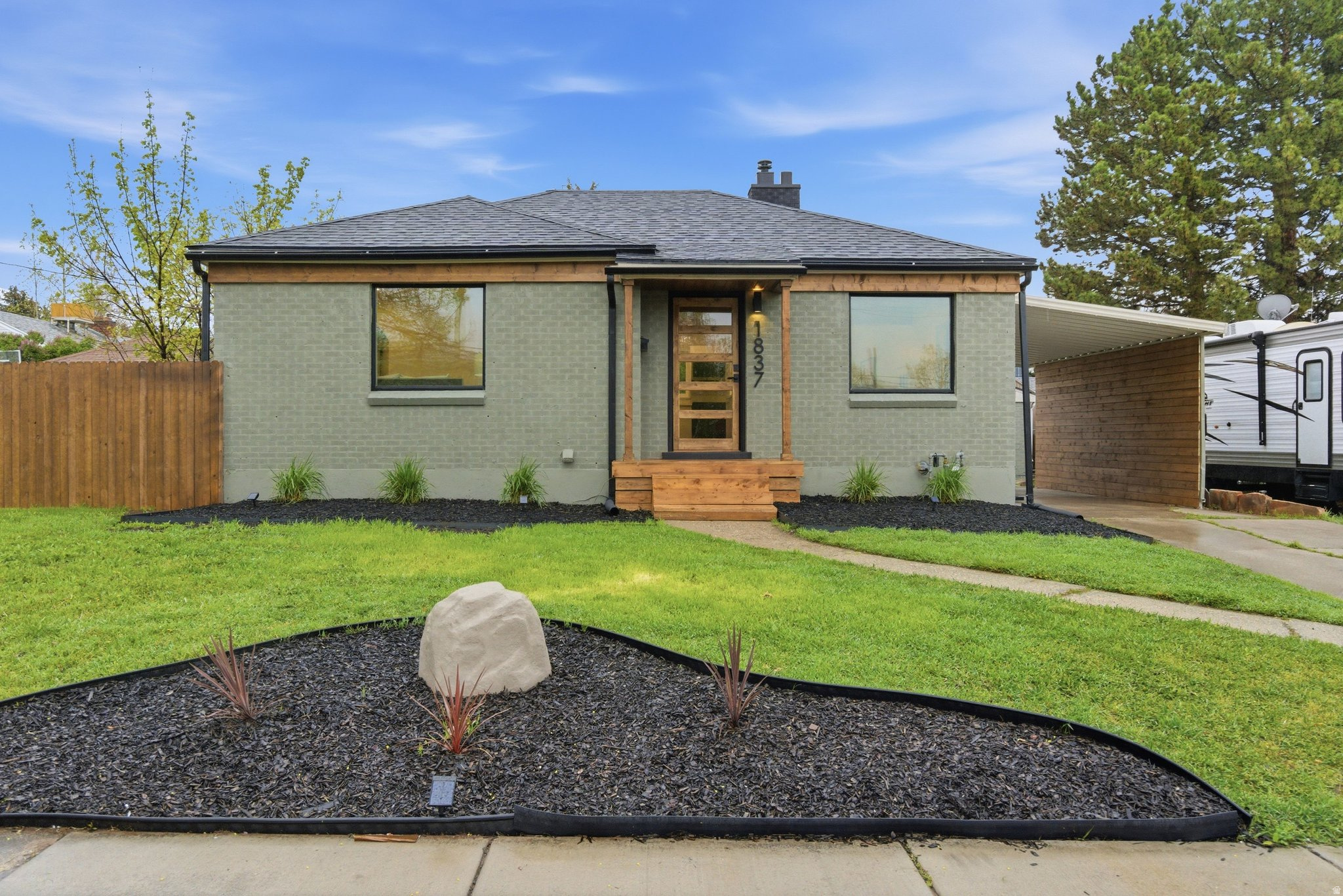 BONNEVILLE GARDEN - Residential