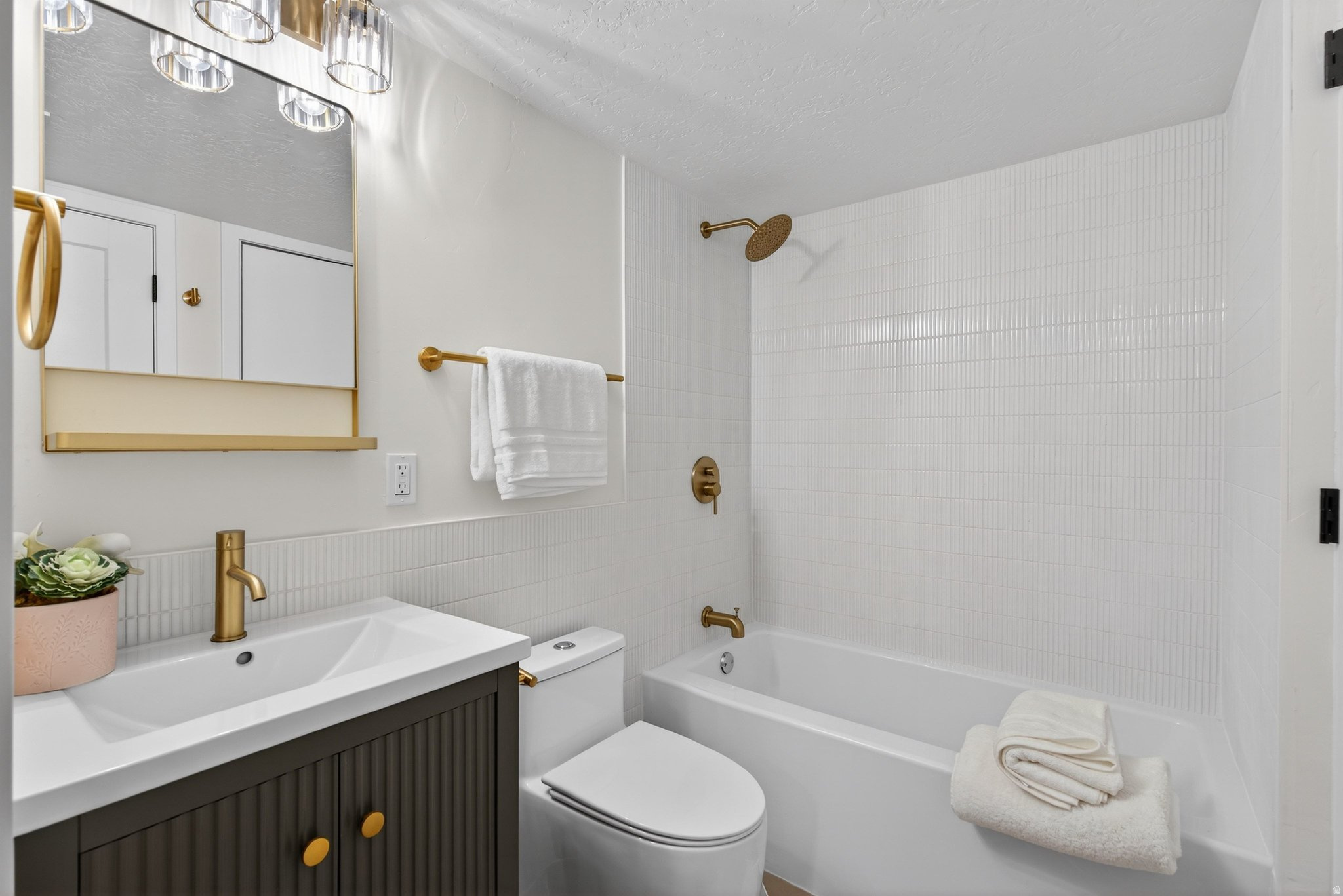 BONNEVILLE GARDEN - Residential