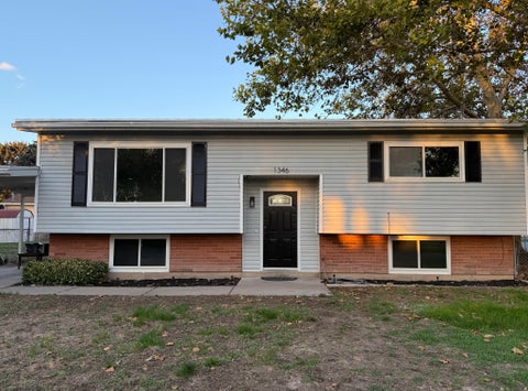 Photo of 1346 MARILYN DR, Syracuse, UT 84075 (MLS # 2186900)