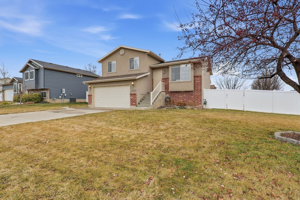 Photo of 2329 W 1680 N, Clinton, UT 84015 (MLS # 2137052)