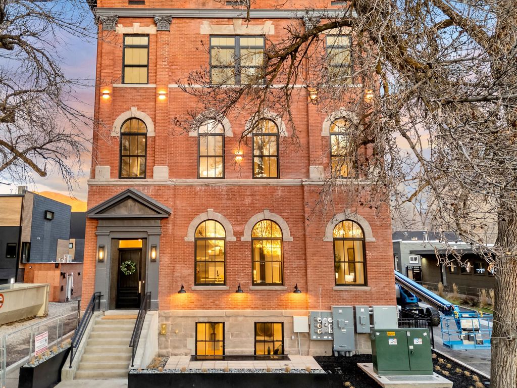 Photo of 847 S 800 E #4, Salt Lake City, UT 84102 (MLS # 2142830)