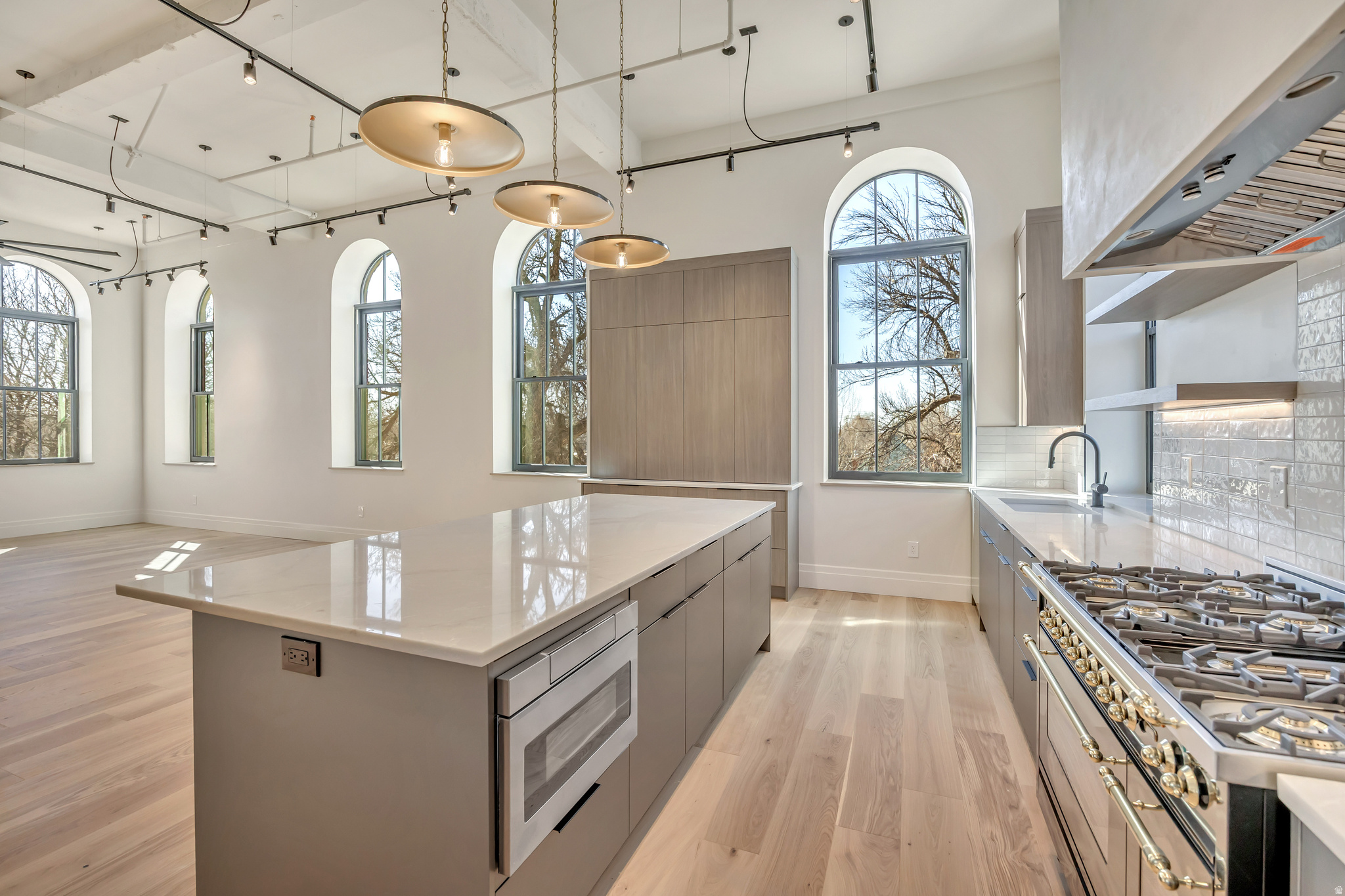 TELEGRAPH EXCHANGE - Residential