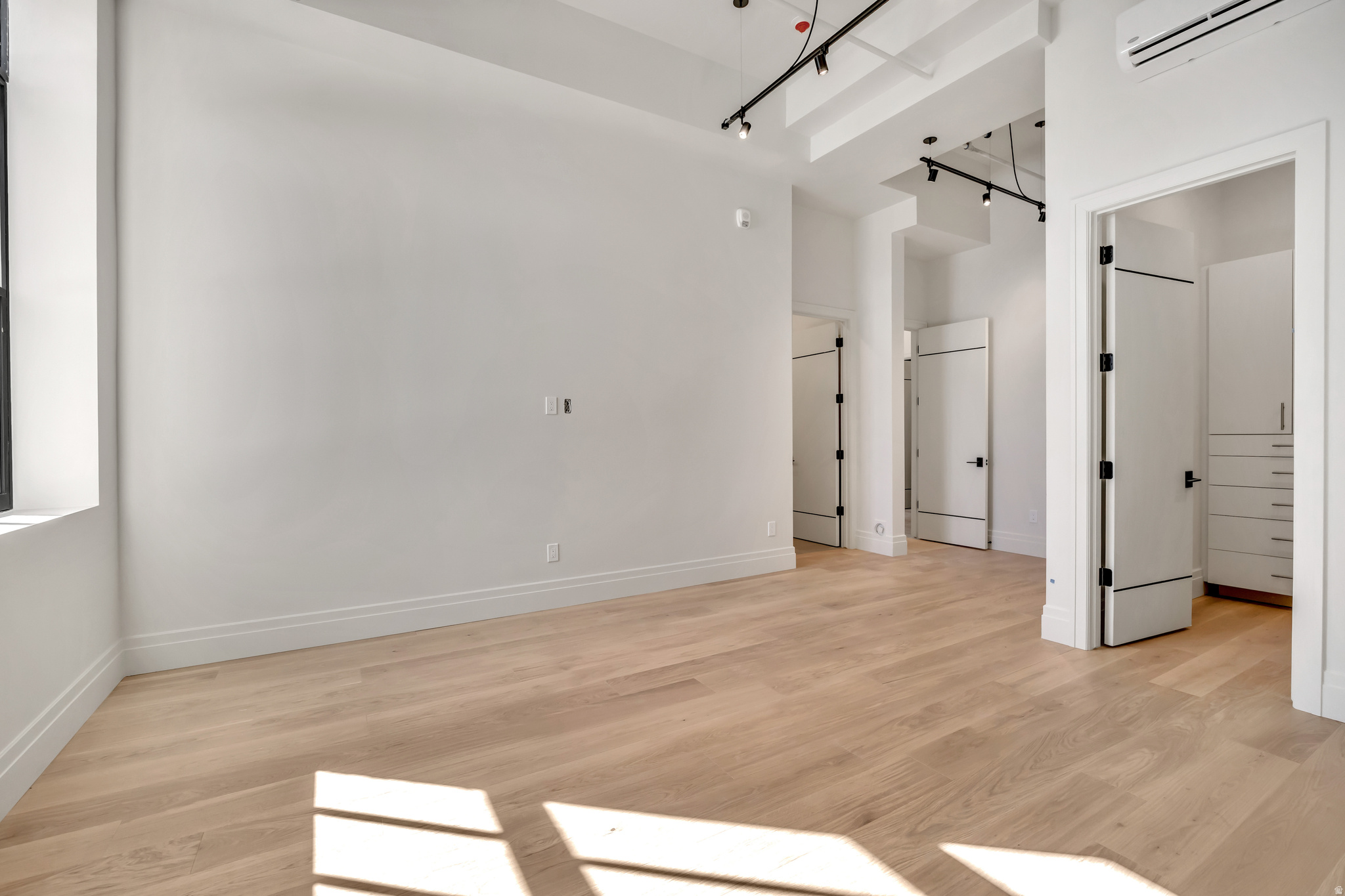 TELEGRAPH EXCHANGE - Residential