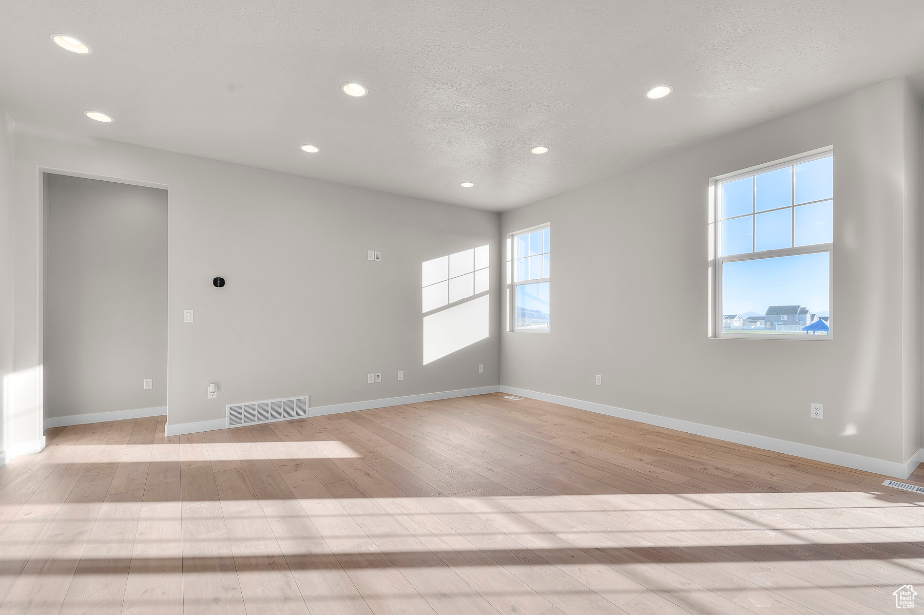 OVERLAND COLLECTION V2 268 - Residential