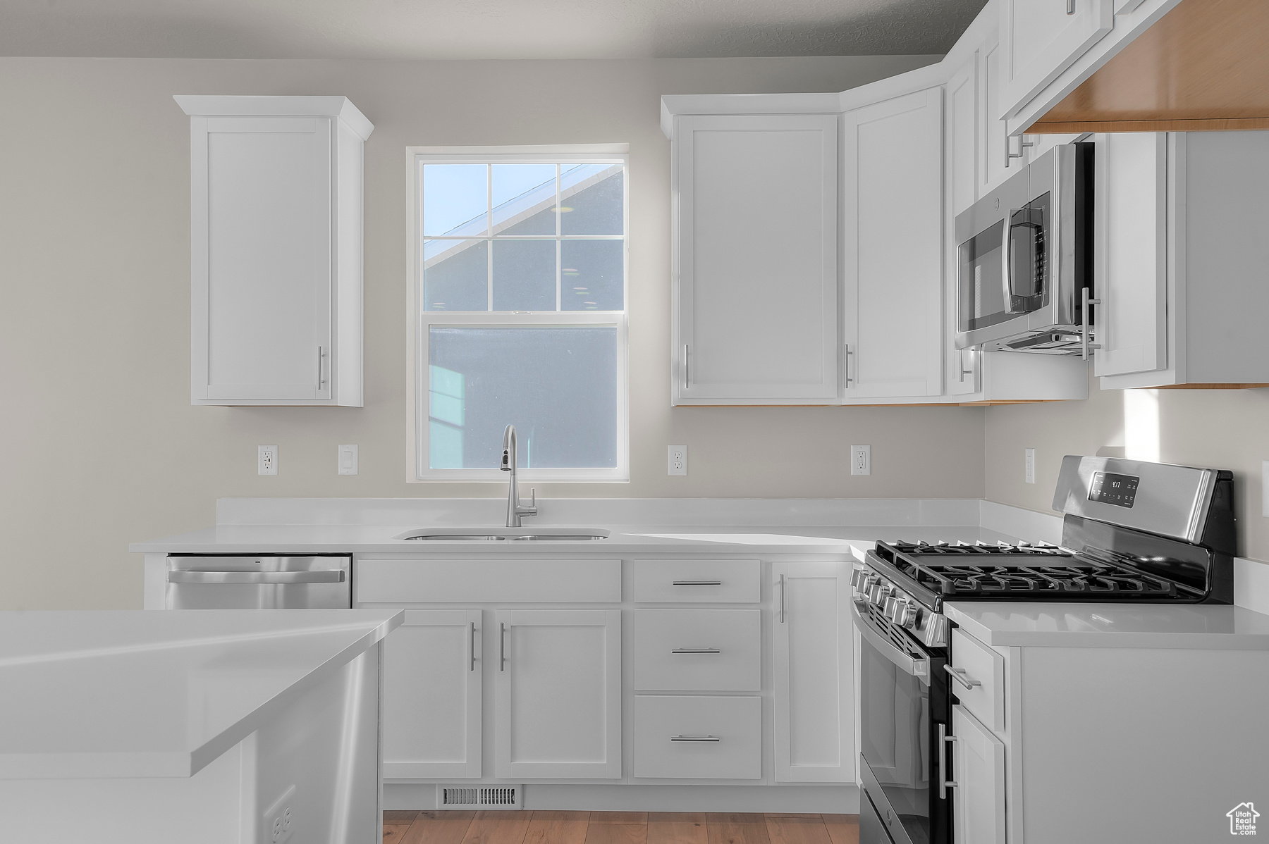 OVERLAND COLLECTION V2 268 - Residential